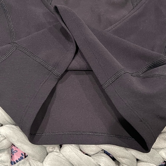 Lululemon Rib Crop Top - Picture 4 of 4